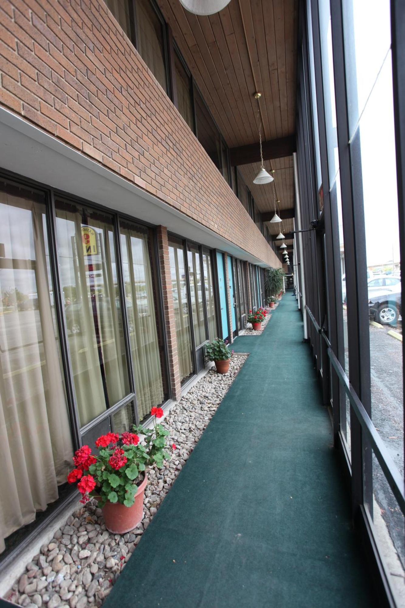 National 9 Inn Gillette Exterior photo